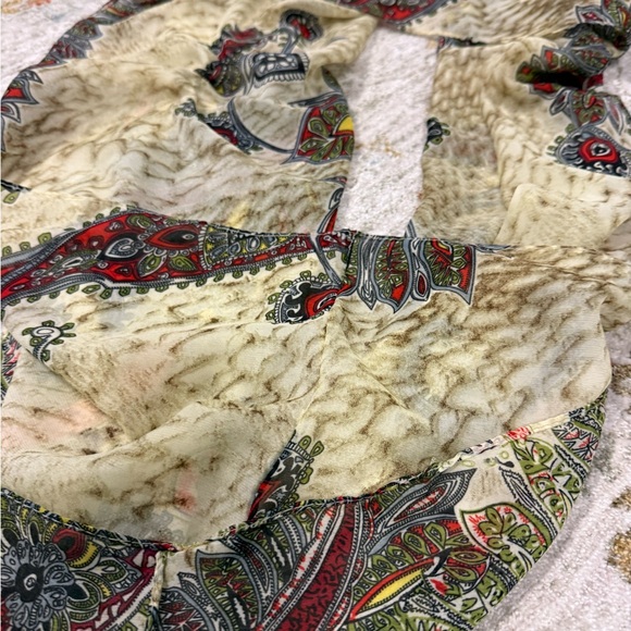 Chic Paisley Print Scarf in Cream and Multicolor - Picture 2 of 9